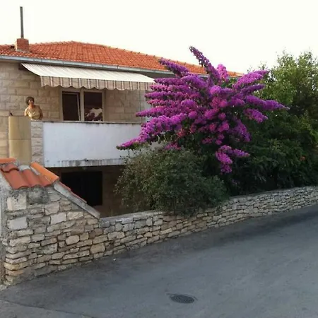 Anda - With Large Terrace Apartment *