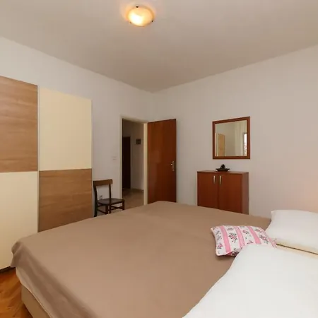Anda - With Large Terrace Apartment